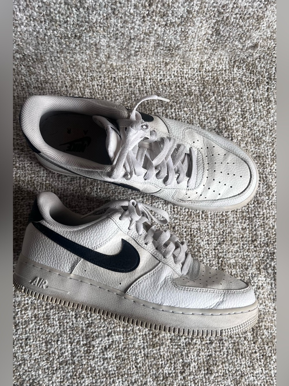 M 8.5 / W 10 Nike Air Force 1 '07 Low White Black Tumbled Leather (CT2302-100)